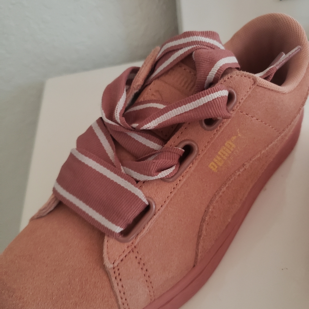 πPuma Suede Fashion Tennis Shoesπ - Picture 5 of 9